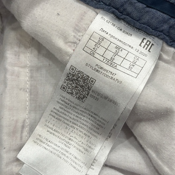 Guess | Tropical Shorts | White and Red Floral | Men’s 32 Waist - Picture 7 of 11